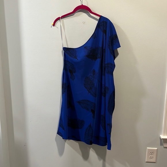 Central Park West “Lovington” one shoulder blue feather print dress M - Picture 2 of 4